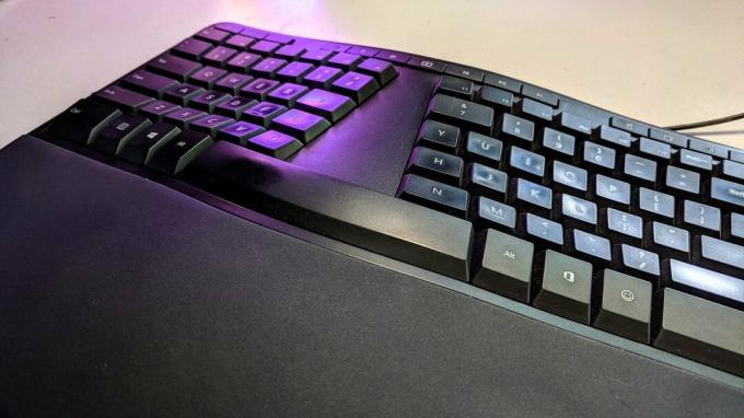 Geben Sie Komfort mit einer der besten ergonomischen Tastaturen ein