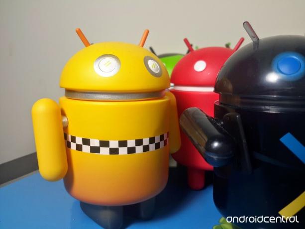 Kleine Android-Jungs