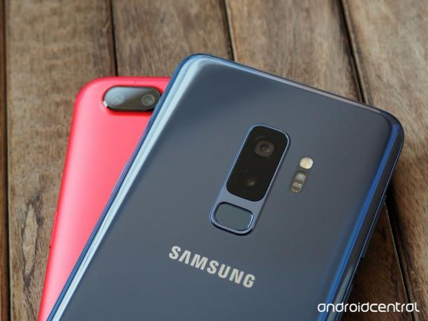 Samsung Galaxy S9 + vs. OnePlus 5T